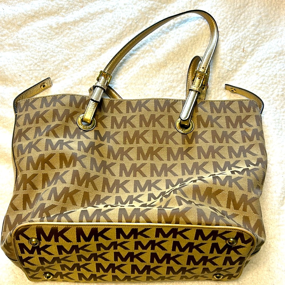 Lightly used Michael Kors Tote